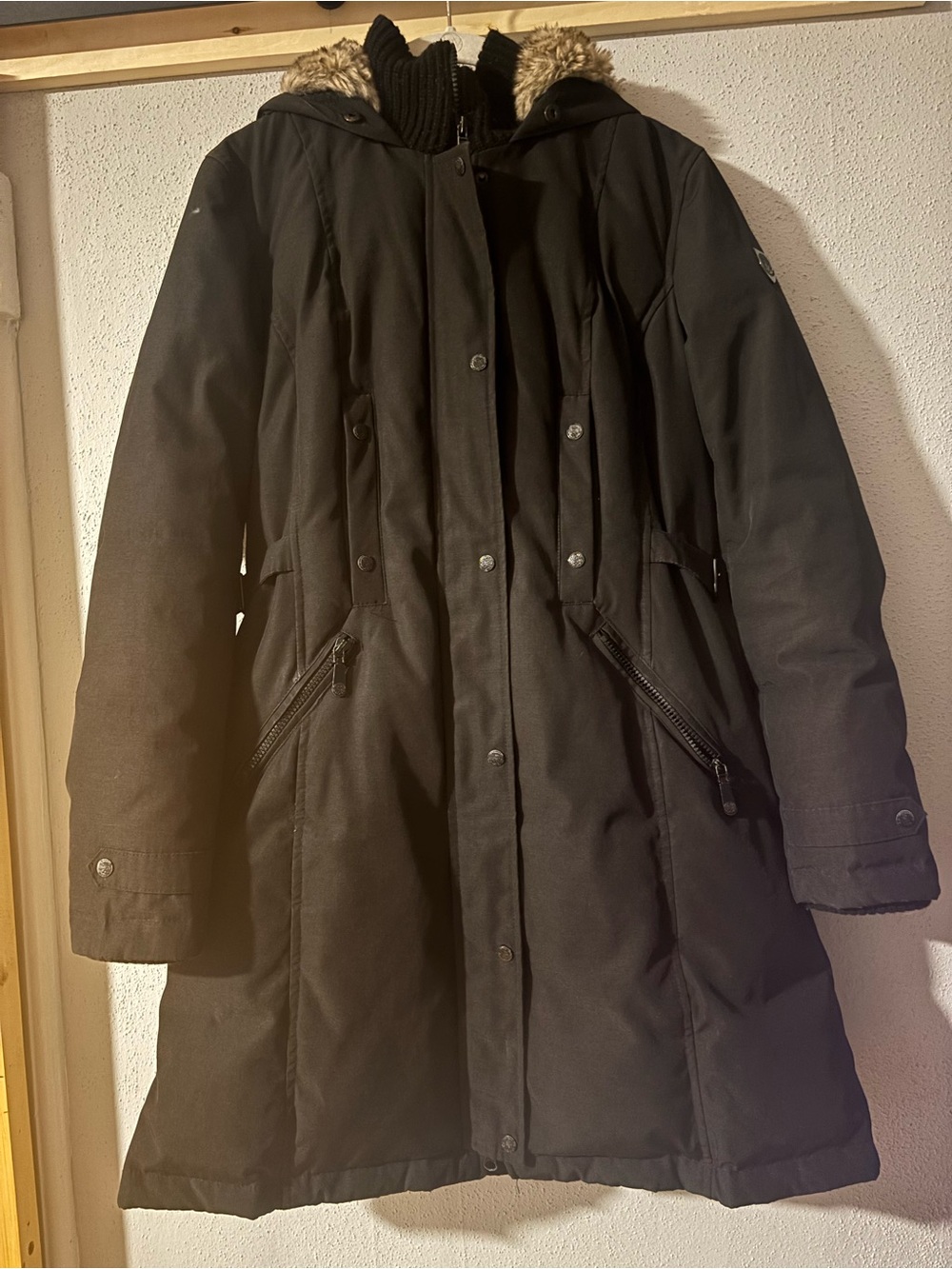 Vince Camuto Black Down Winter Parka Faux Fur Hood Size Medium